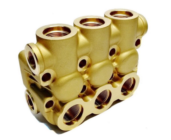 Головная часть помпы / клапанный блок 1520 Hawk 98513860